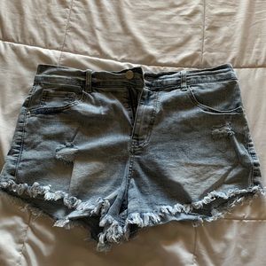 Junior’s ripped Jean shorts